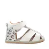 Sandale copii, barefoot, primii pasi, piele naturala, talpa flexibila, inchidere cu scai, alb cu imprimeu_RO-103-5-22_Pebebe