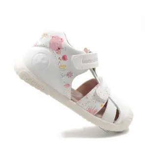 Sandale Biomecanics fete, piele naturala, talpa flexibila, protectie degete, Biogateo Casual, alb print fluturi- 252107-B050-21-Biomecanics