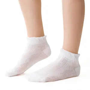 Șosete albe p&acirc;nă la gleznă pentru fete, cu model, STEVEN_ZH015004W_Pebebe