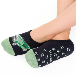 Șosete antiderapante scurte pentru copii, cu mașinuță, STEVEN_ZJ008134W_Pebebe