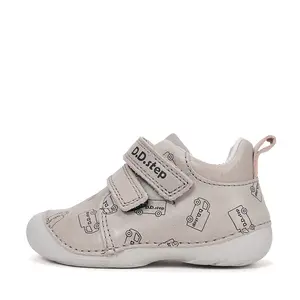 Pantofi D.D. Step baieti, primii pasi, piele naturala, talpa flexibila, gri deschis cu imprimeu masinuta_S015-61100-19_Pebebe