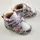 Ghete copii Barefoot, piele naturala, captuseala din blana, talpa felxibila, print fluturi, Stuy- RO-115-13-22-By Pebebe Ghete copii Barefoot, piele naturala, captuseala din blana, talpa felxibila, print fluturi, Stuy- RO-115-13-22-By Pebebe
