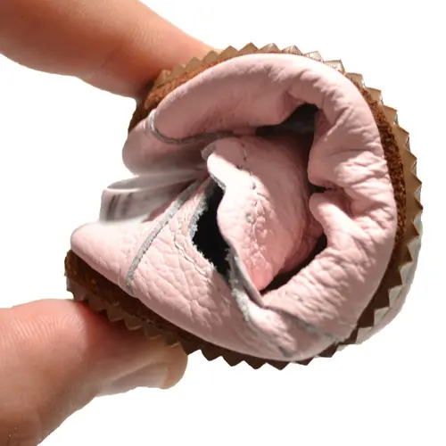 Sandale roz din piele moale cu fundita gri, decupate- PL002-roz-29-By Pebebe Sandale roz din piele moale cu fundita gri, decupate- PL002-roz-29-By Pebebe