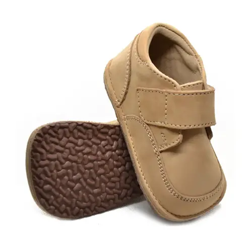 Ghete barefoot copii, din piele naturala cu scai si talpa din cauciuc, maro deschis, LUY- RO-14-maro-deschis-23-By Pebebe Ghete barefoot copii, din piele naturala cu scai si talpa din cauciuc, maro deschis, LUY- RO-14-maro-deschis-23-By Pebebe