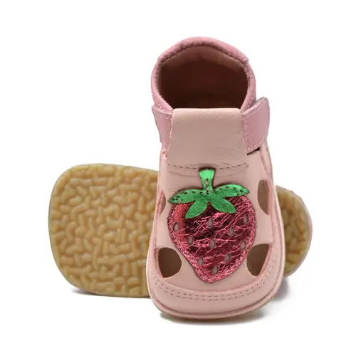 Sandale primi pasi cu scai, talpă flexibilă de cauciuc, perforatii  laterale, capsuna, roz pudra- RO-20-10-24-By Pebebe