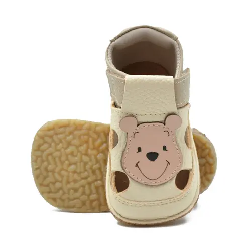 Sandale primi pasi cu scai, talpă flexibilă de cauciuc, perforatii  laterale, urs, crem- RO-20-9-24-By Pebebe
