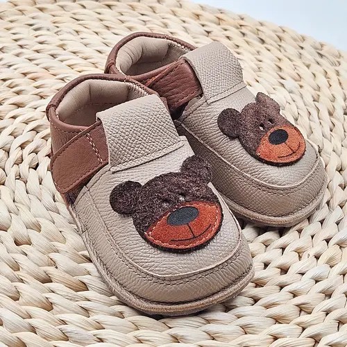 Pantofi primii pasi, barefoot, piele naturala, talpa flexibila, bej, ursulet- RO-16-13-23-By Pebebe Pantofi primii pasi, barefoot, piele naturala, talpa flexibila, bej, ursulet- RO-16-13-23-By Pebebe