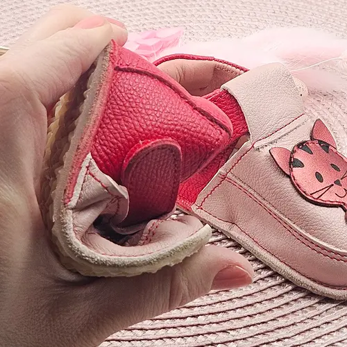 Pantofi barefoot copii, primii pasi, piele naturala, talpa flexibila, roz, pisica- RO-16-11-23-By Pebebe Pantofi barefoot copii, primii pasi, piele naturala, talpa flexibila, roz, pisica- RO-16-11-23-By Pebebe