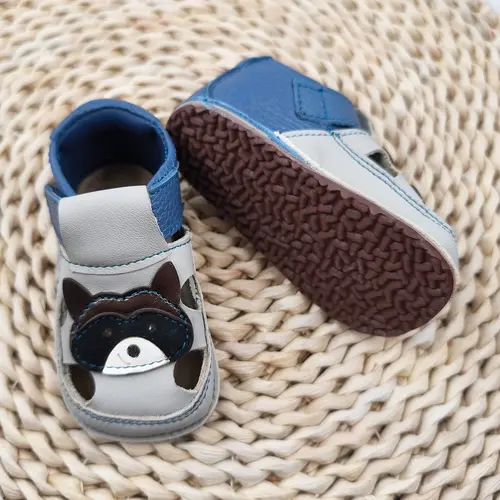 Sandale primi pasi, barefoot, scai, talpă flexibilă de cauciuc, perforatii  laterale, raton, gri cu albastru- RO-20-15-24-By Pebebe Sandale primi pasi, barefoot, scai, talpă flexibilă de cauciuc, perforatii  laterale, raton, gri cu albastru- RO-20-15-24-By Pebebe