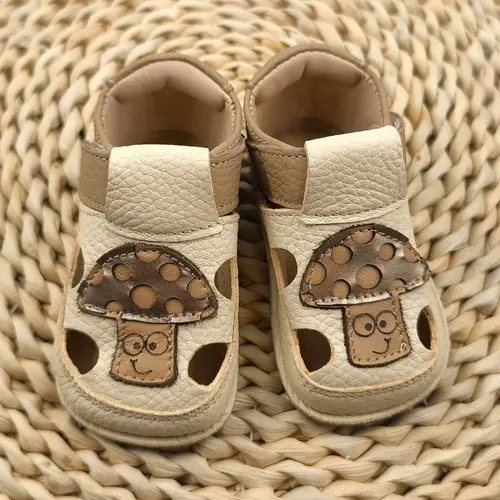 Sandale copii, barefoot, primi pasi, talpă flexibilă de cauciuc, perforatii  laterale, ciuperca, crem cu bej- RO-20-13-24-By Pebebe