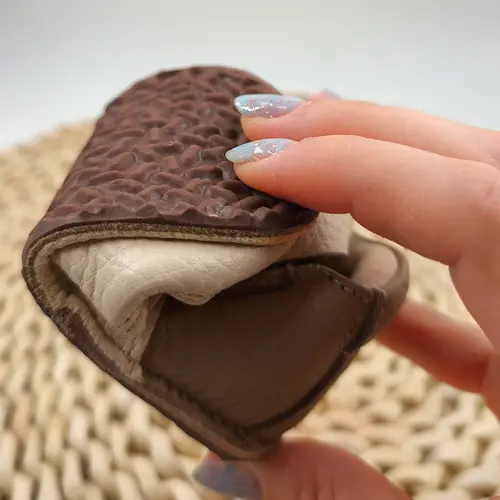 Pantofi barefoot copii primii pași din piele naturală cu talpă flexibilă – bej , maro cu model leu- RO-16-22-22-By Pebebe Pantofi barefoot copii primii pași din piele naturală cu talpă flexibilă – bej , maro cu model leu- RO-16-22-22-By Pebebe