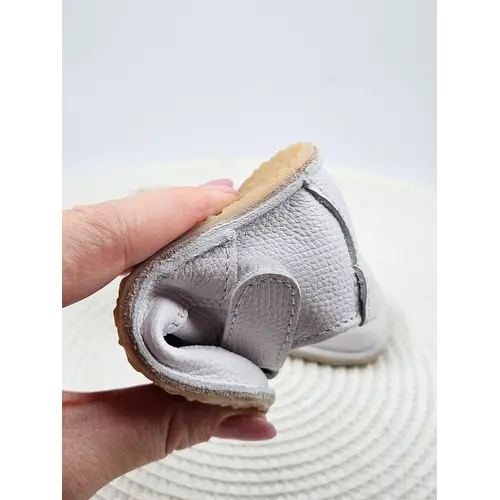 Pantofi barefoot copii primii pași din piele naturală cu talpă flexibilă – ivoar cu model ursulet- RO-16-20-22-By Pebebe