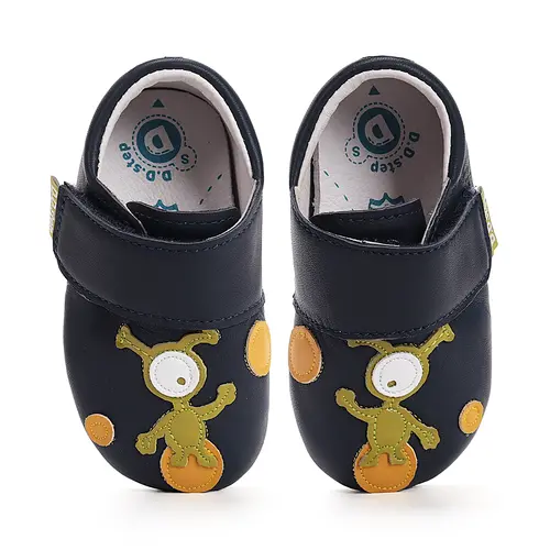 Pantofi copii pentru interior, piele naturala, talpa piele si cauciuc, bleumarin, extraterestru verde  D.D. Step- K1596-52217-22/23-D.D. Step Pantofi copii pentru interior, piele naturala, talpa piele si cauciuc, bleumarin, extraterestru verde  D.D. Step- K1596-52217-22/23-D.D. Step