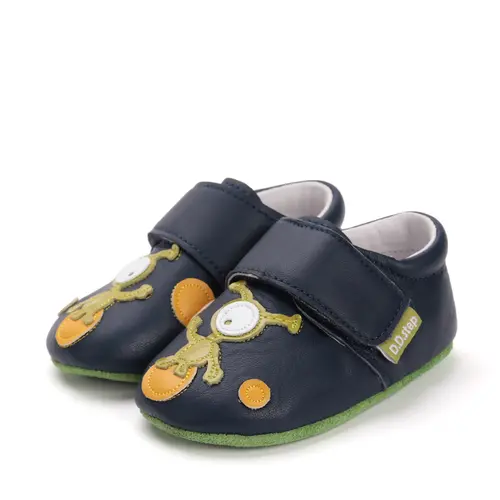 Pantofi copii pentru interior, piele naturala, talpa piele si cauciuc, bleumarin, extraterestru verde  D.D. Step- K1596-52217-22/23-D.D. Step Pantofi copii pentru interior, piele naturala, talpa piele si cauciuc, bleumarin, extraterestru verde  D.D. Step- K1596-52217-22/23-D.D. Step