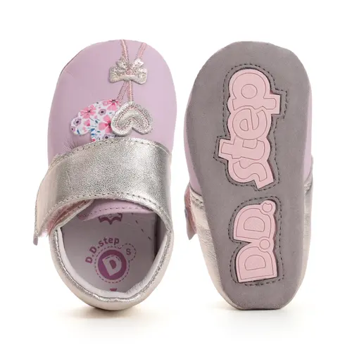Pantofi copii pentru interior, piele naturala, talpa piele si cauciuc,mov, baloane cu inimioare, D.D.Step- K1596-52122-22/23-D.D. Step Pantofi copii pentru interior, piele naturala, talpa piele si cauciuc,mov, baloane cu inimioare, D.D.Step- K1596-52122-22/23-D.D. Step