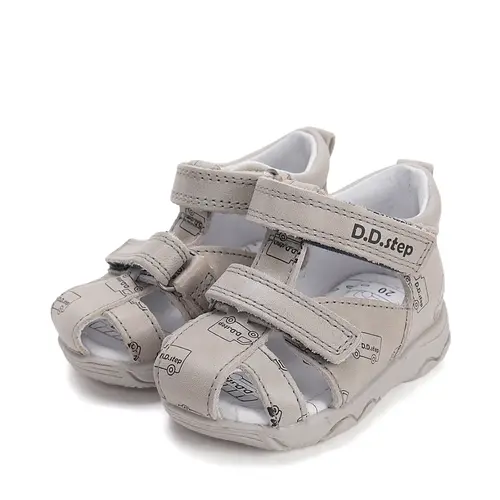 Sandale D.D. Step băieți, piele naturală, gri deschis cu imprimeu camion_G064-61383-20_Pebebe