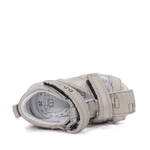 Sandale D.D. Step băieți, piele naturală, gri deschis cu imprimeu camion_G064-61383-20_Pebebe