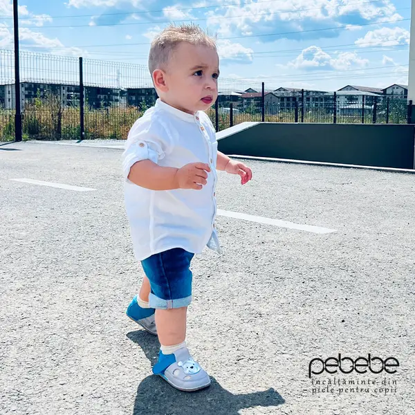 Sandale copii Barefoot primi pasi, talpă flexibilă de cauciuc, perforatii  laterale, urs Winnie, albastru_RO-20-6-24_Pebebe