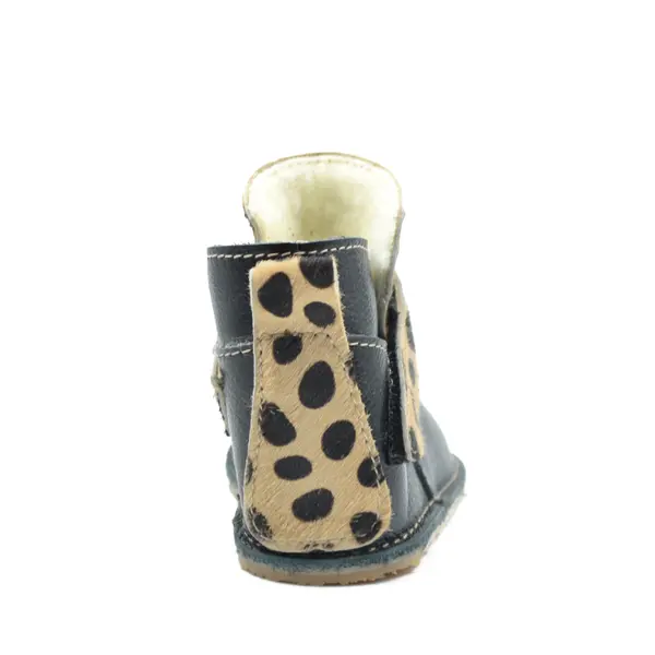 Cizme din piele pentru copii, talpa flexibila, imblanite, blanita decorativa alba, negru, animal print_RO-107-4-17_Pebebe