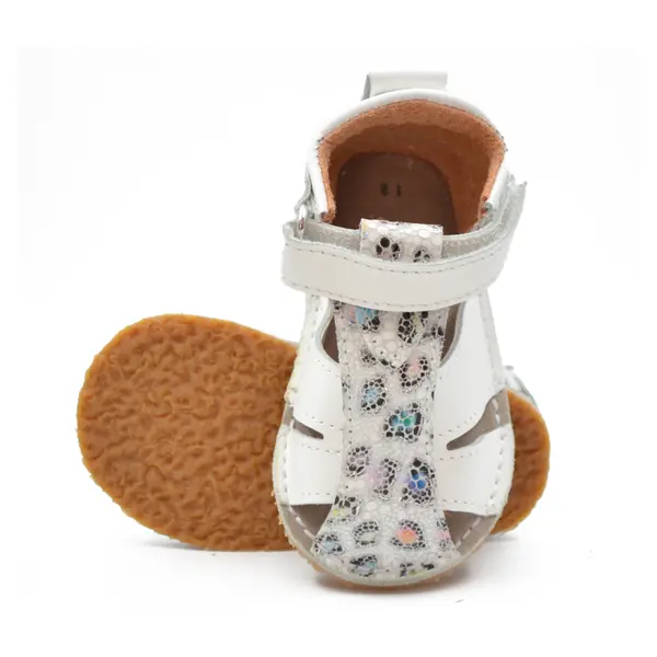 Sandale copii, barefoot, primii pasi, piele naturala, talpa flexibila, inchidere cu scai, alb cu imprimeu_RO-103-5-24_Pebebe