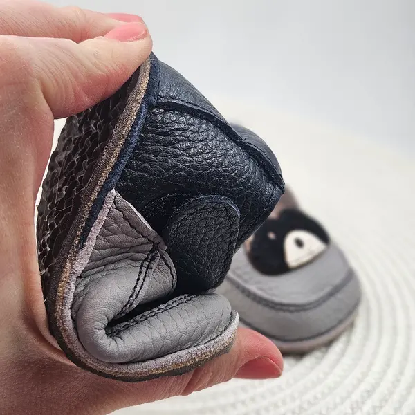Pantofi primii pasi din piele naturala pentru copii, barefoot, talpa flexibila, model cu raton_RO-16-2-23_Pebebe