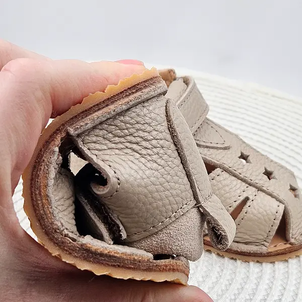 Sandale copii, barefoot, primii pasi, piele naturala, talpa flexibila, inchidere cu scai, bej_RO-103-14-23_Pebebe