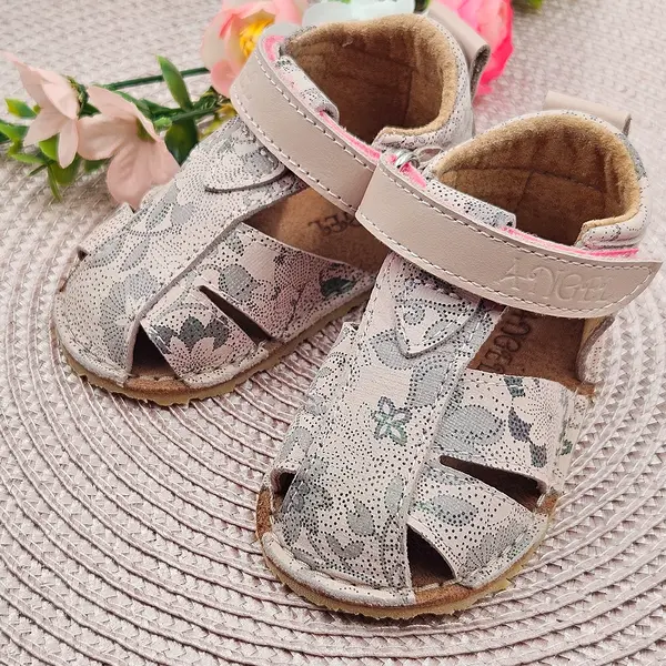 Sandale fete, barefoot, primii pasi, piele naturala, talpa flexibila, inchidere cu scai, roz pictat_RO-100-15-21_Pebebe