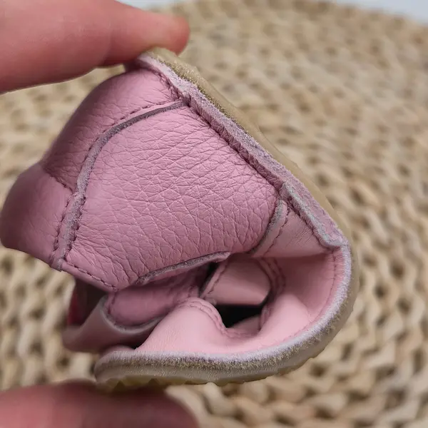 Sandale primi pasi, barefoot, scai, talpă flexibilă de cauciuc, perforatii  laterale, ciuperca, roz deschis_RO-20-14-24_Pebebe