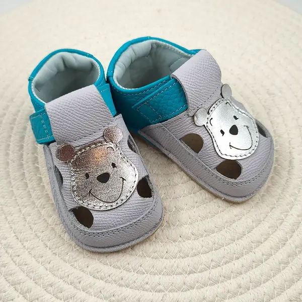 Sandale copii Barefoot primi pasi, talpă flexibilă de cauciuc, perforatii  laterale, urs Winnie, albastru_RO-20-6-24_Pebebe