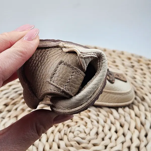 Pantofi barefoot copii primii pași din piele naturală cu talpă flexibilă – crem cu model cipercă_RO-16-24-21_Pebebe