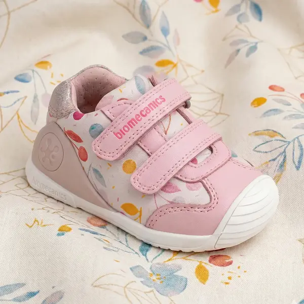 Pantofi Biomecanics fete, Biogateo Casual, primii pasi  – Roz cu Imprimeu Multicolor_262102-A779-20_Pebebe