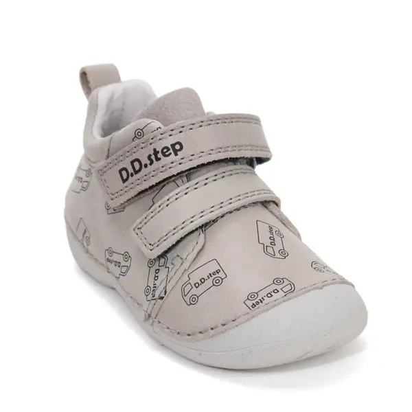 Pantofi D.D. Step baieti, primii pasi, piele naturala, talpa flexibila, gri deschis cu imprimeu masinuta_S015-61100-19_Pebebe