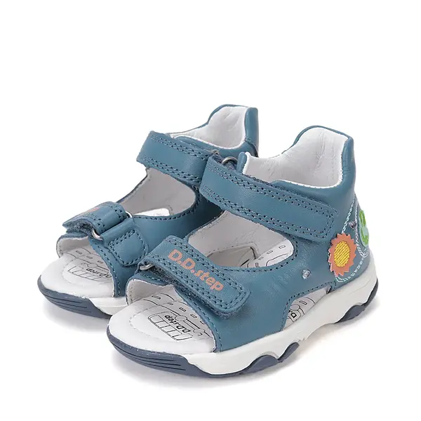 Sandale D.D. Step baieti, piele naturală, LED, albastru, design spatial_G064-61462-21_Pebebe