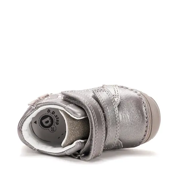 Pantofi D.D Step Fete, piele naturală, captuseală din piele, talpă flexibilă, argintiu, cu ursulet_S082-62150B-20_Pebebe